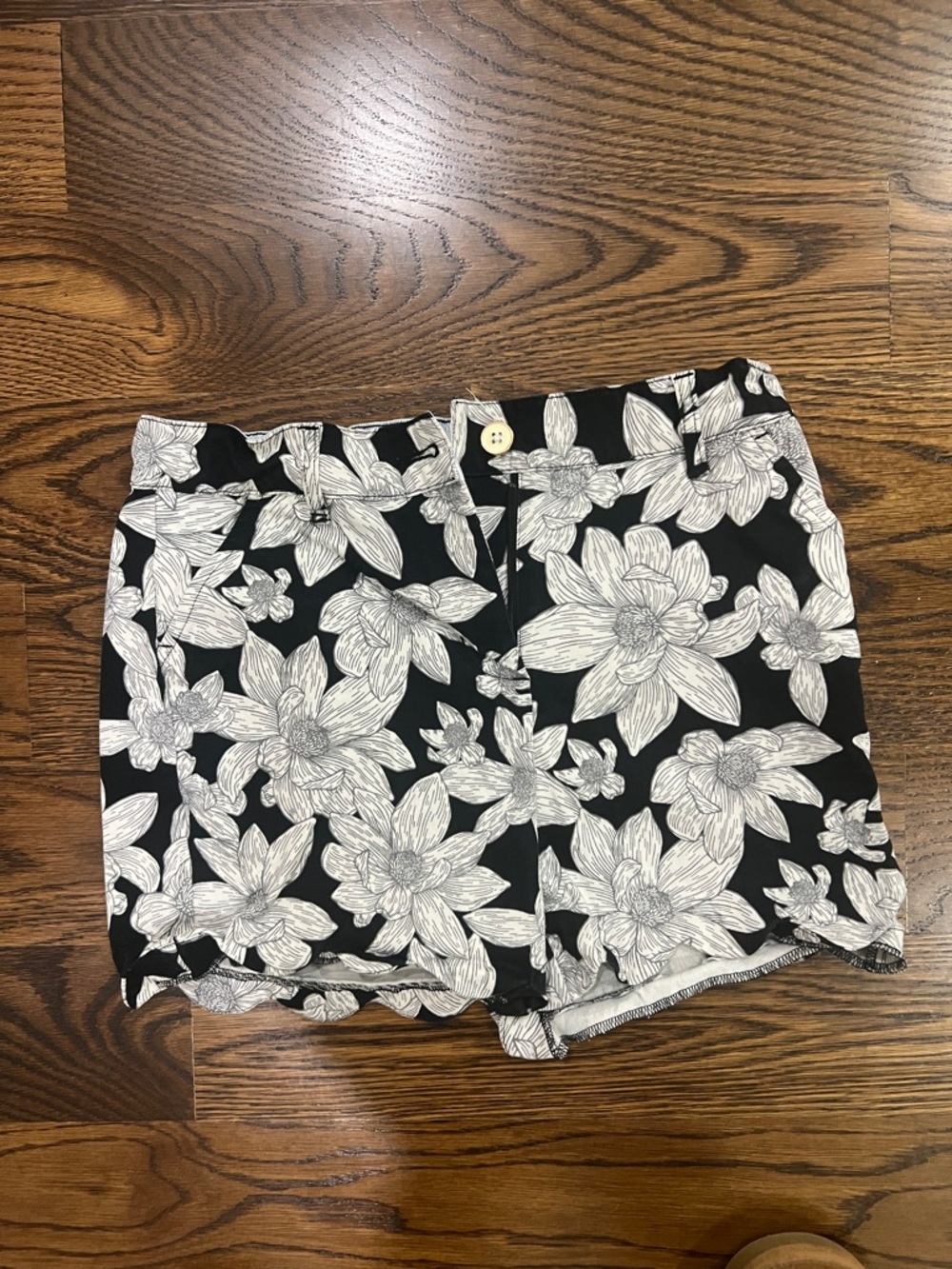 crown & ivy Black and White Floral Shorts